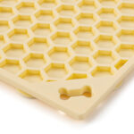 Mata do lizania dla Psa Kota Spowalniająca Antystresowa 20x20 cm Żółta Lick - obrazek 5